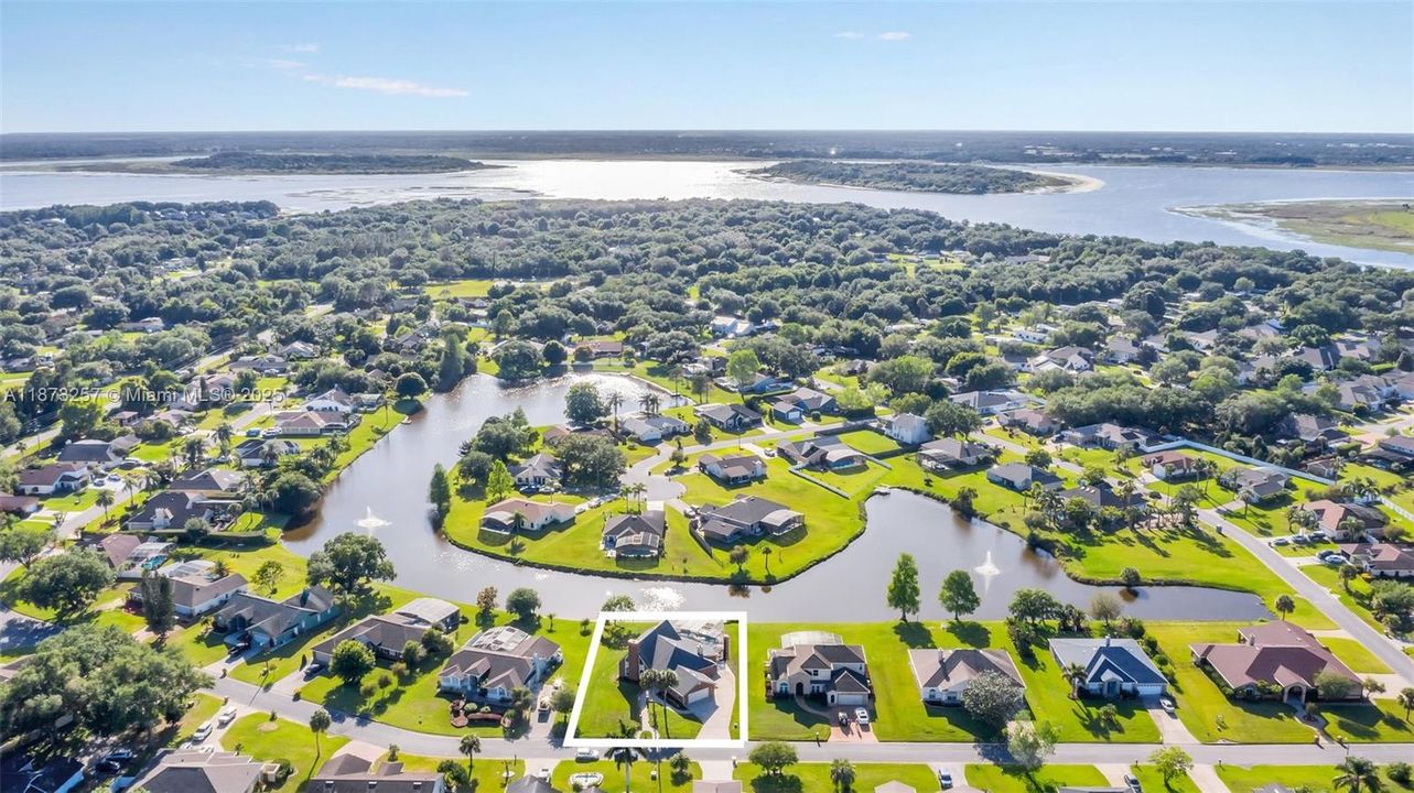 For Rent: $3,500 (3 beds, 3 baths, 2770 Square Feet)