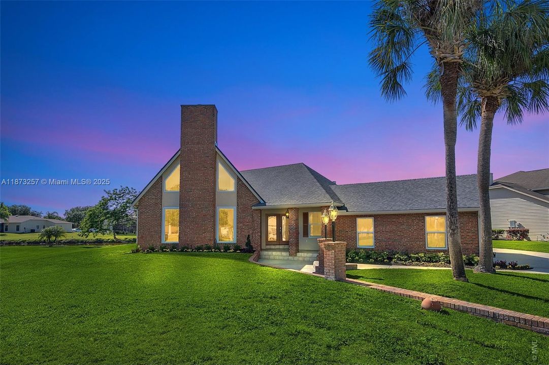 For Rent: $3,500 (3 beds, 3 baths, 2770 Square Feet)