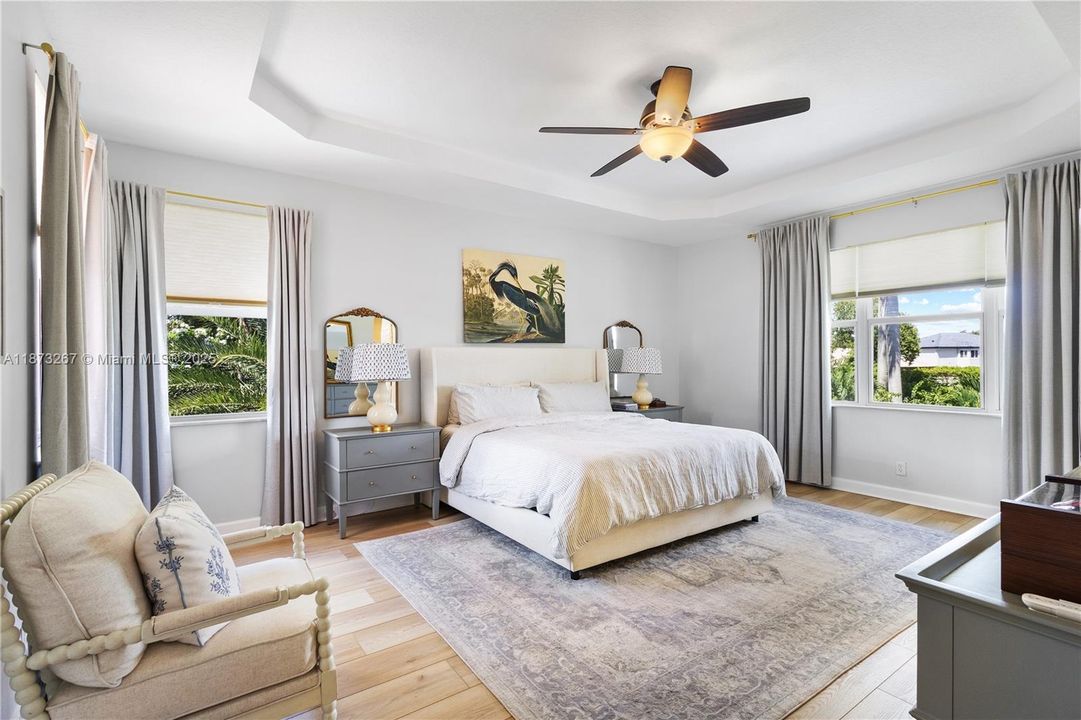 合同活跃: $1,060,000 (4 贝兹, 3 浴室, 2909 平方英尺)