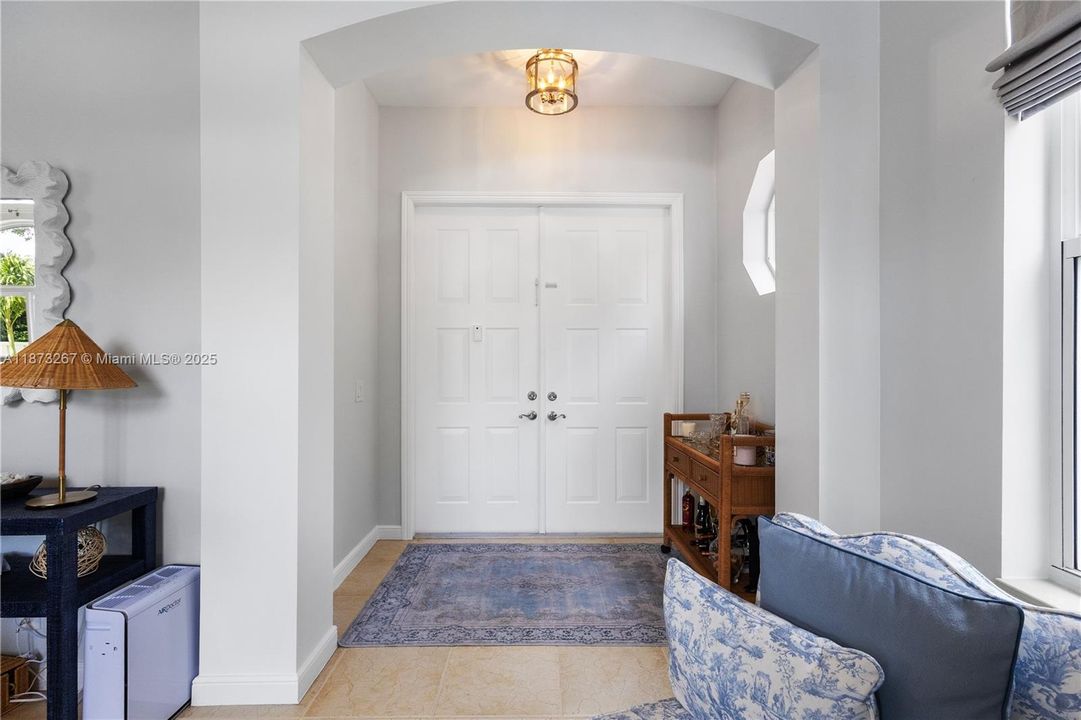 合同活跃: $1,060,000 (4 贝兹, 3 浴室, 2909 平方英尺)