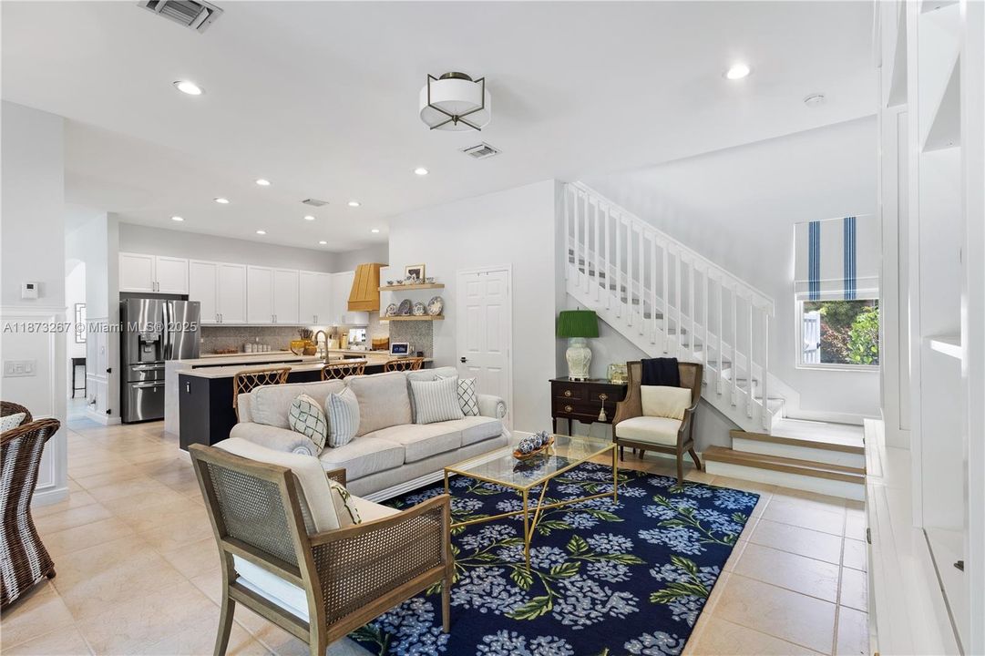 合同活跃: $1,060,000 (4 贝兹, 3 浴室, 2909 平方英尺)