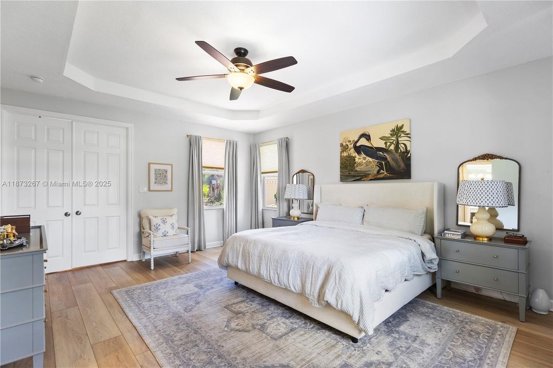 合同活跃: $1,060,000 (4 贝兹, 3 浴室, 2909 平方英尺)