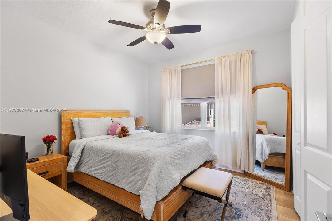 合同活跃: $1,060,000 (4 贝兹, 3 浴室, 2909 平方英尺)