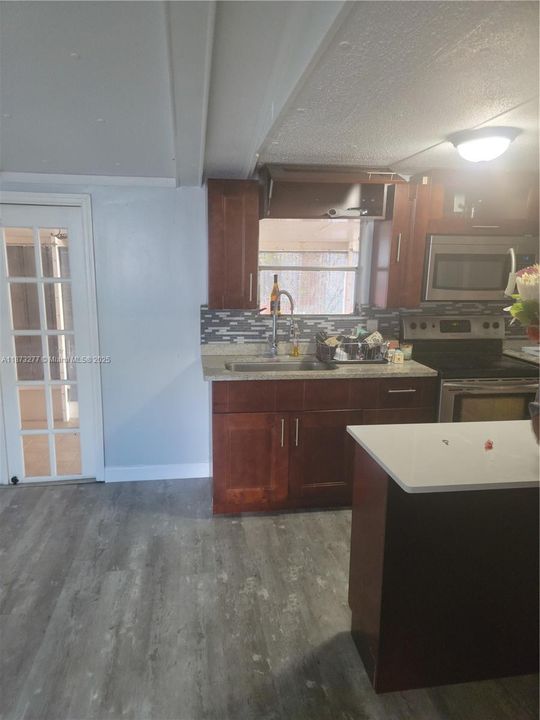 Active With Contract: $235,000 (4 beds, 2 baths, 1440 Square Feet)