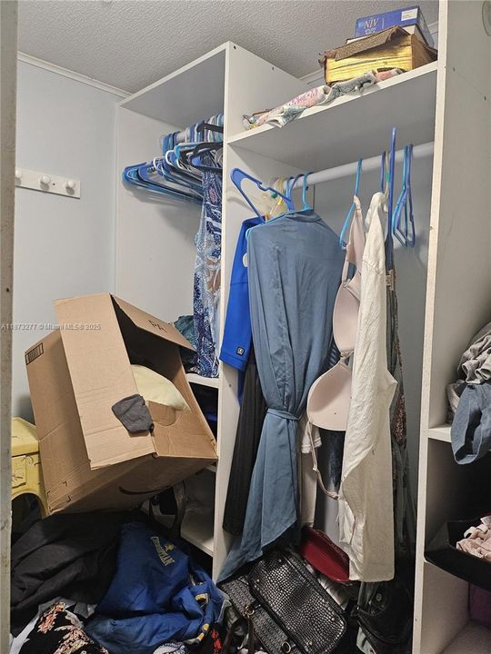 Active With Contract: $235,000 (4 beds, 2 baths, 1440 Square Feet)