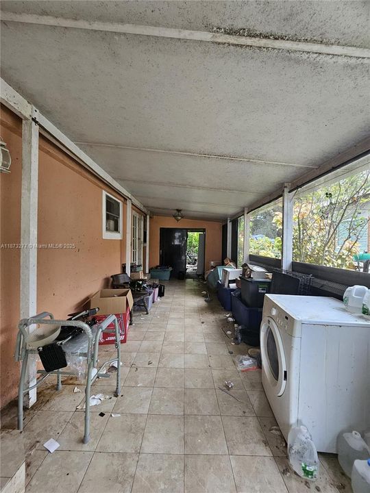 Active With Contract: $235,000 (4 beds, 2 baths, 1440 Square Feet)