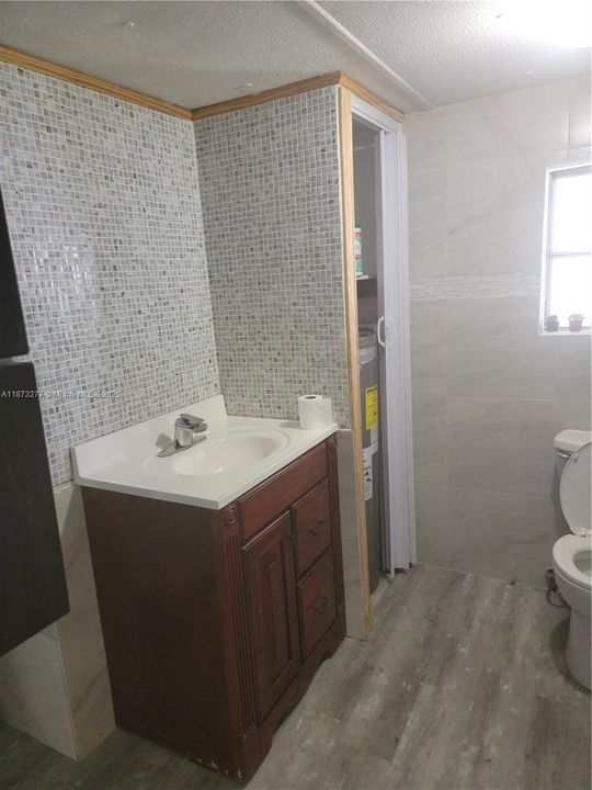 Active With Contract: $235,000 (4 beds, 2 baths, 1440 Square Feet)