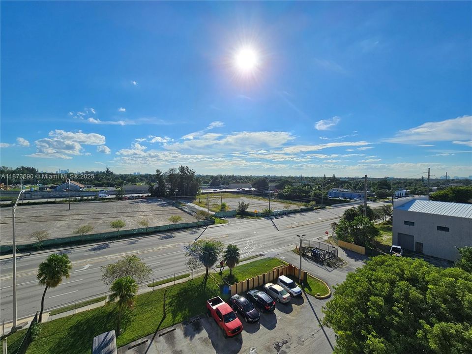 For Sale: $170,000 (1 beds, 1 baths, 840 Square Feet)