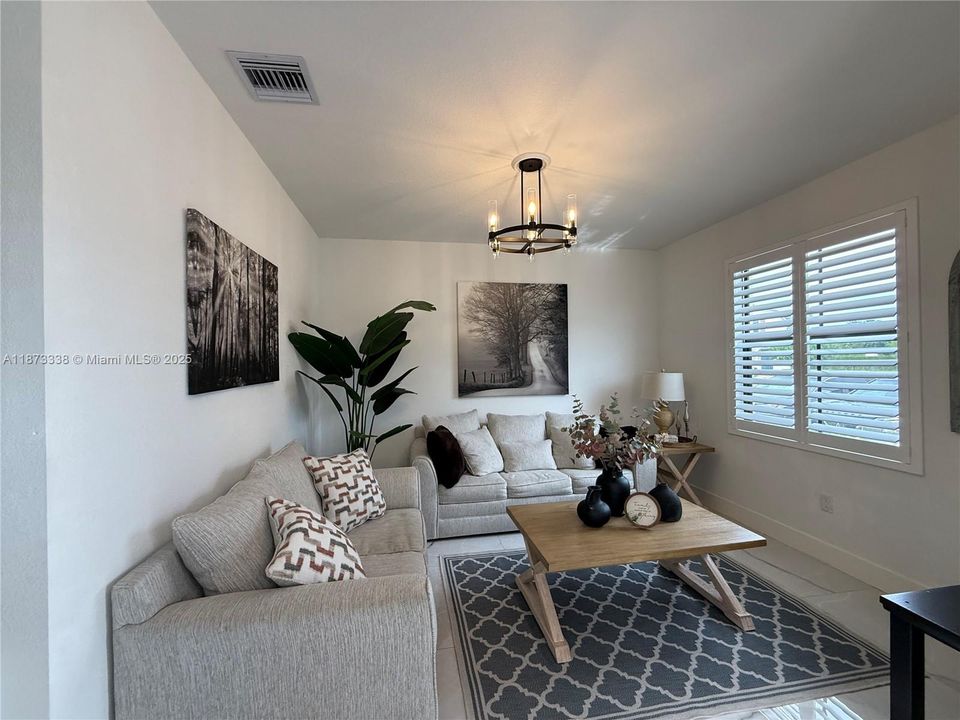 待售: $550,000 (3 贝兹, 2 浴室, 1540 平方英尺)