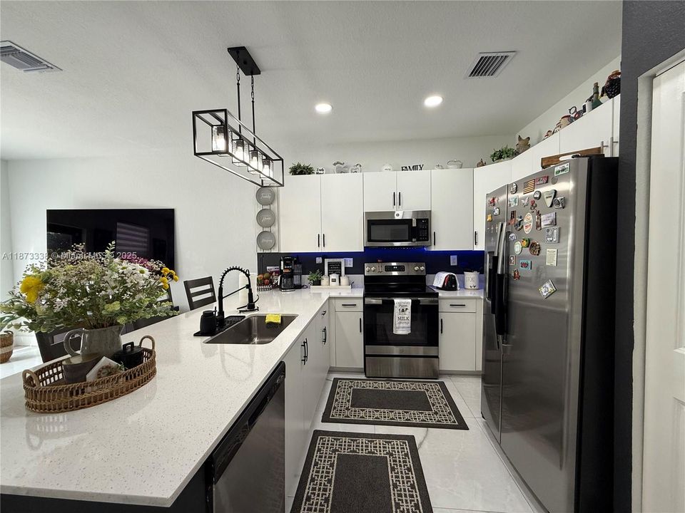 待售: $550,000 (3 贝兹, 2 浴室, 1540 平方英尺)