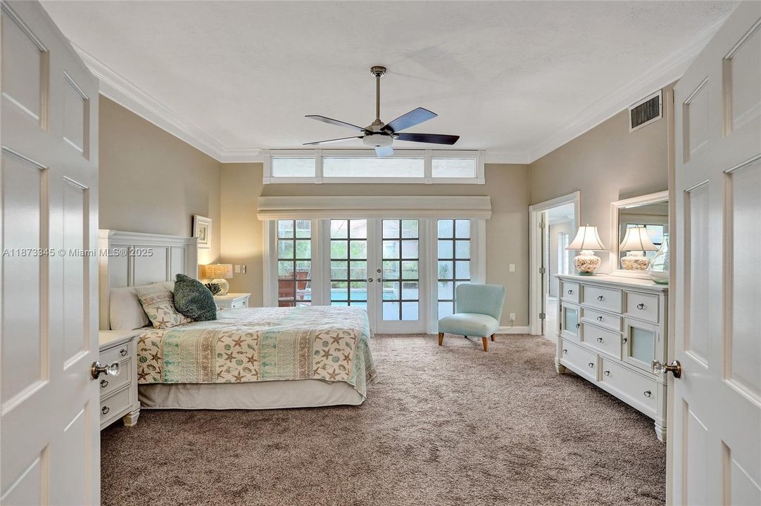 Недавно продано: $988,800 (4 спален, 4 ванн, 3520 Квадратных фут)