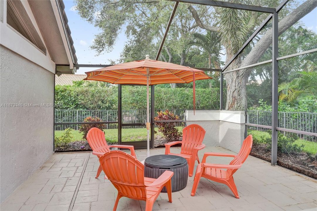 Недавно продано: $988,800 (4 спален, 4 ванн, 3520 Квадратных фут)