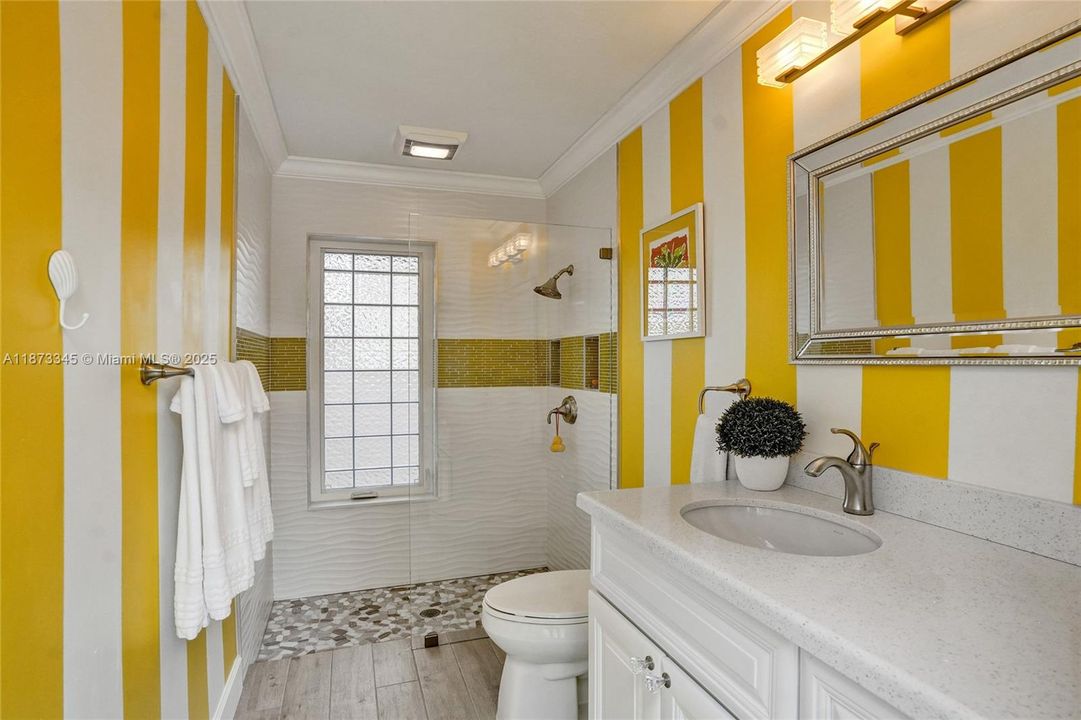 Недавно продано: $988,800 (4 спален, 4 ванн, 3520 Квадратных фут)