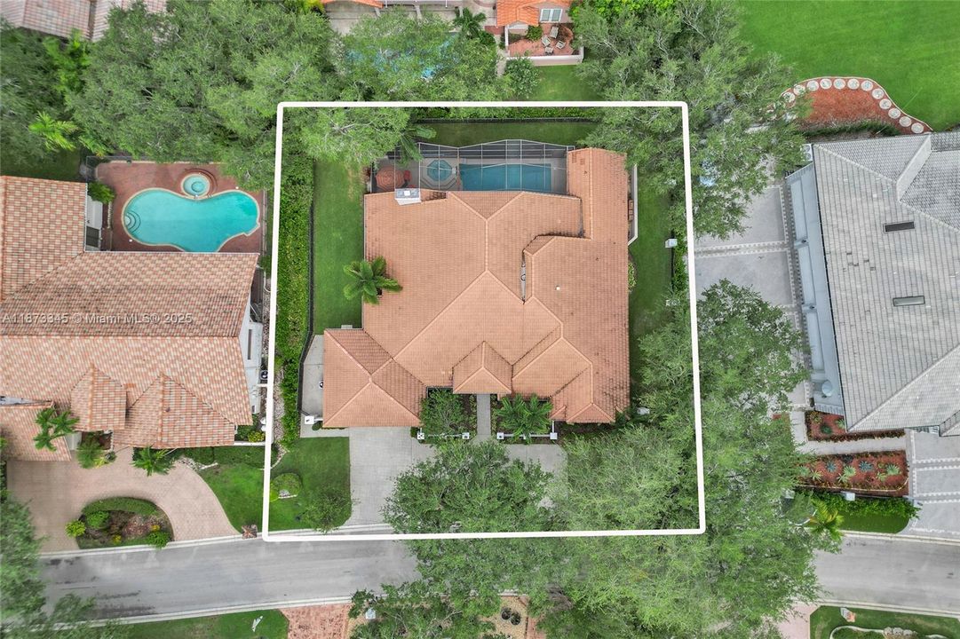 Недавно продано: $988,800 (4 спален, 4 ванн, 3520 Квадратных фут)