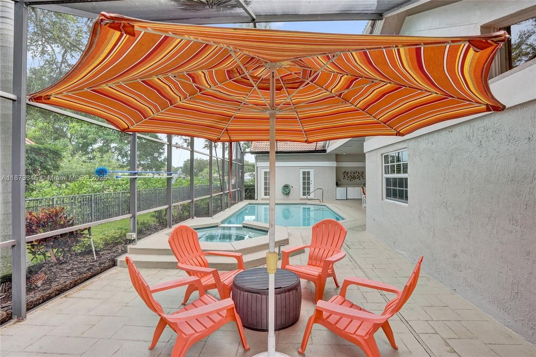 Недавно продано: $988,800 (4 спален, 4 ванн, 3520 Квадратных фут)