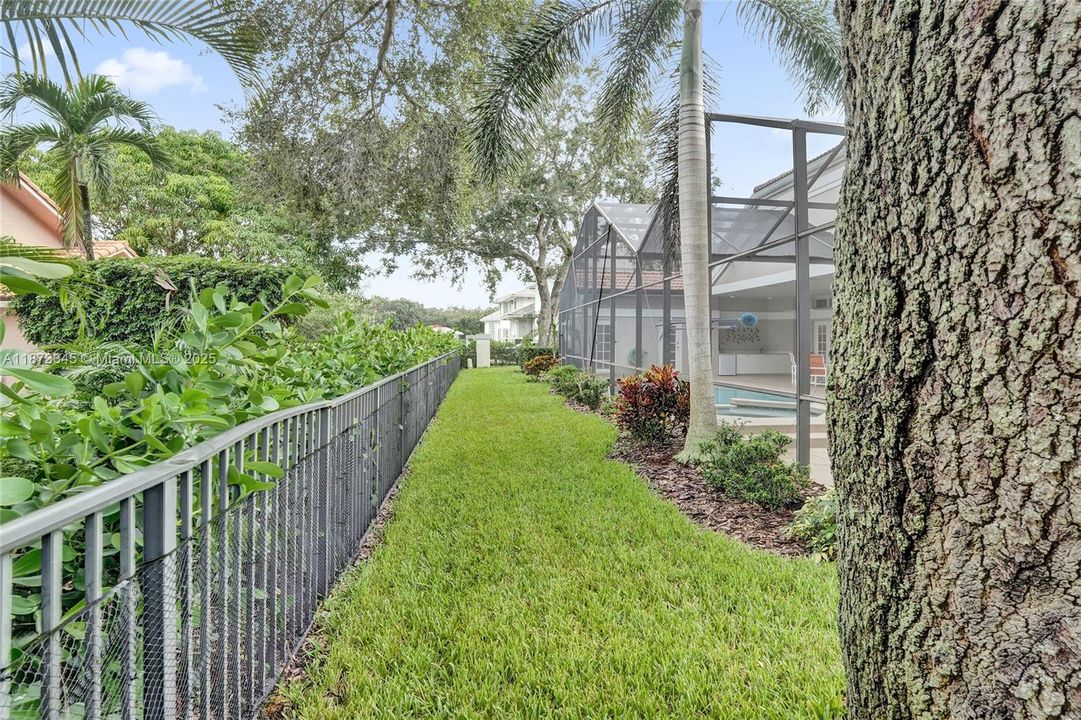 Недавно продано: $988,800 (4 спален, 4 ванн, 3520 Квадратных фут)