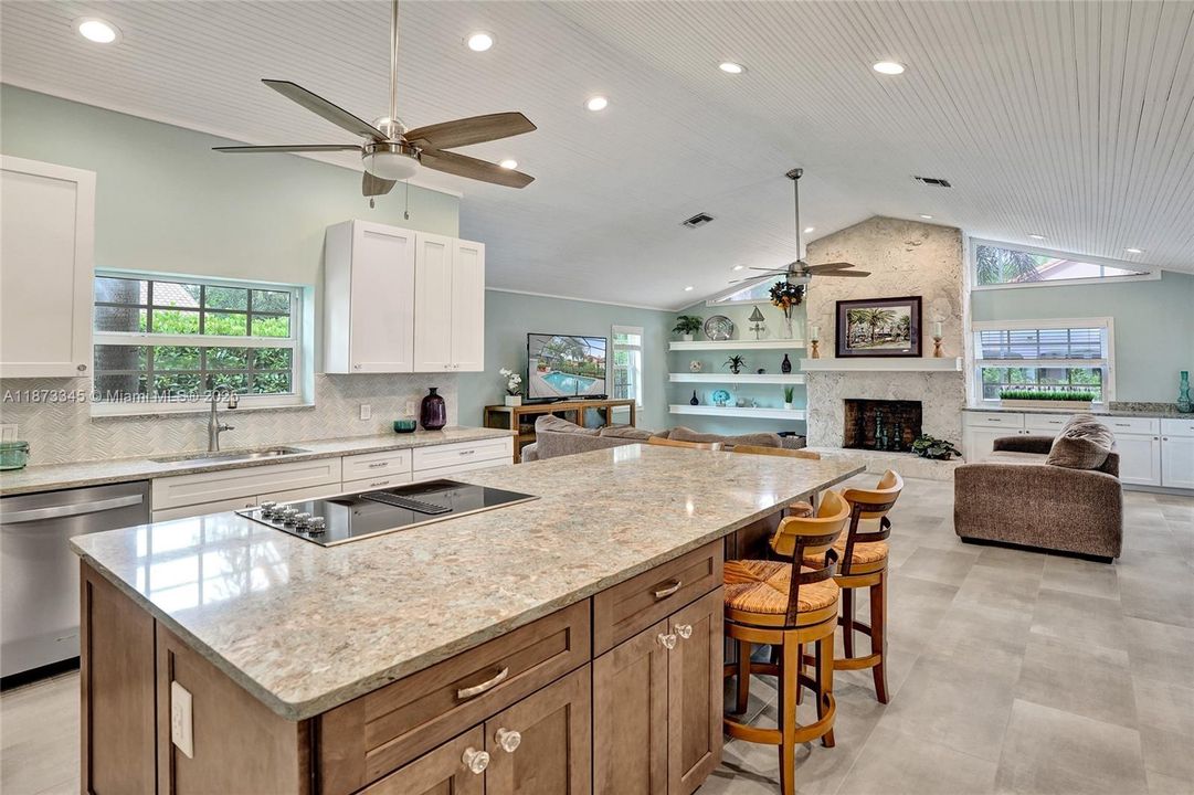 Недавно продано: $988,800 (4 спален, 4 ванн, 3520 Квадратных фут)