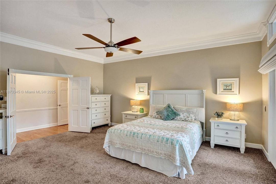 Недавно продано: $988,800 (4 спален, 4 ванн, 3520 Квадратных фут)