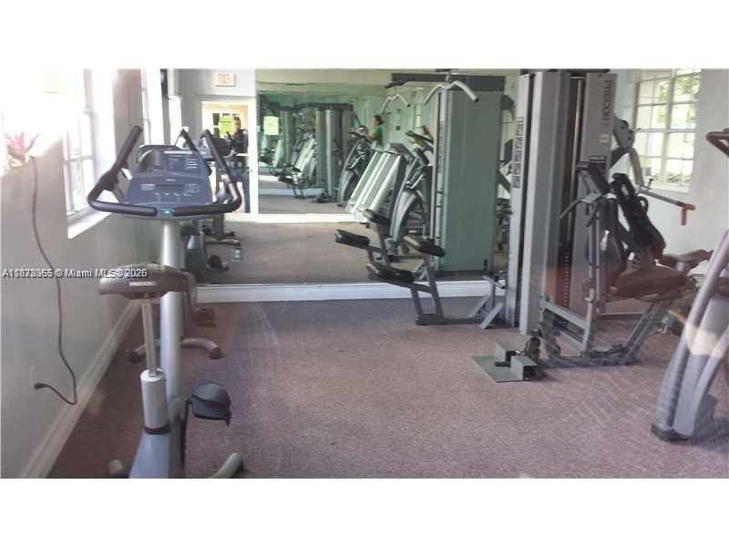 Activo con contrato: $2,150 (2 camas, 2 baños, 986 Pies cuadrados)