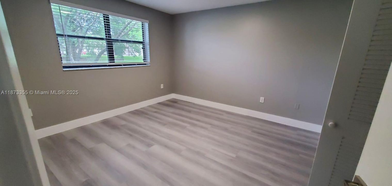 Activo con contrato: $2,150 (2 camas, 2 baños, 986 Pies cuadrados)