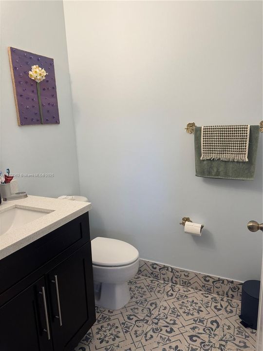 Под контрактом: $4,110 (5 спален, 2 ванн, 2429 Квадратных фут)