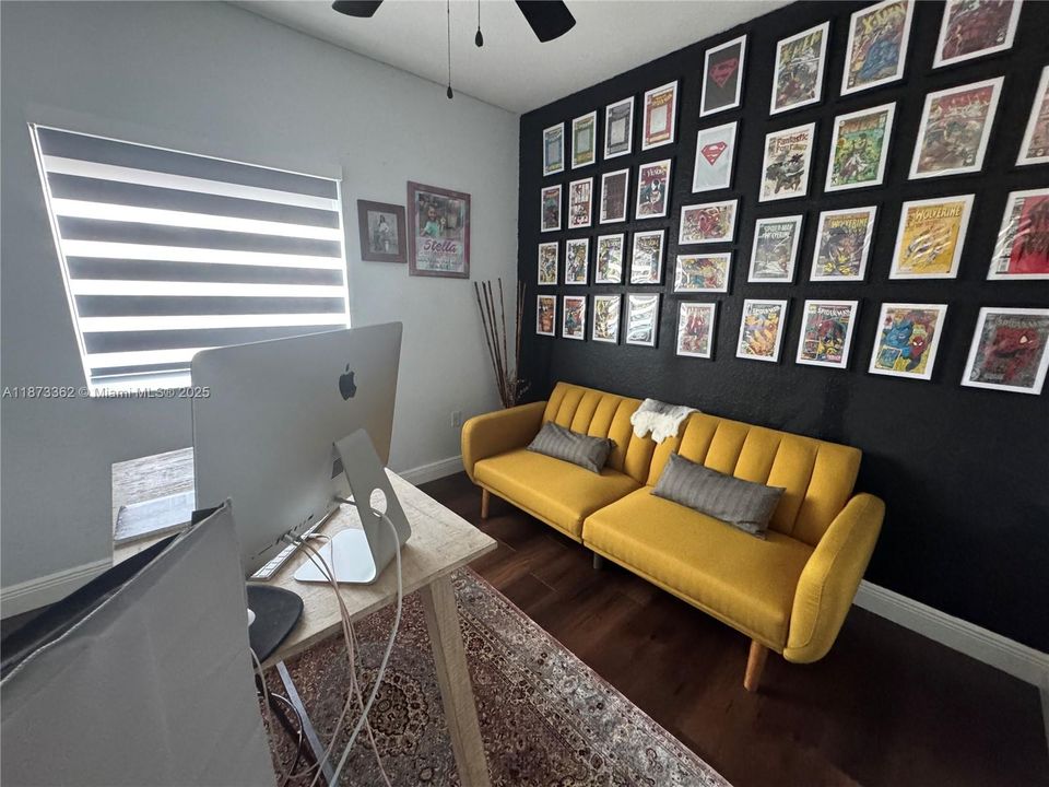 Под контрактом: $4,110 (5 спален, 2 ванн, 2429 Квадратных фут)