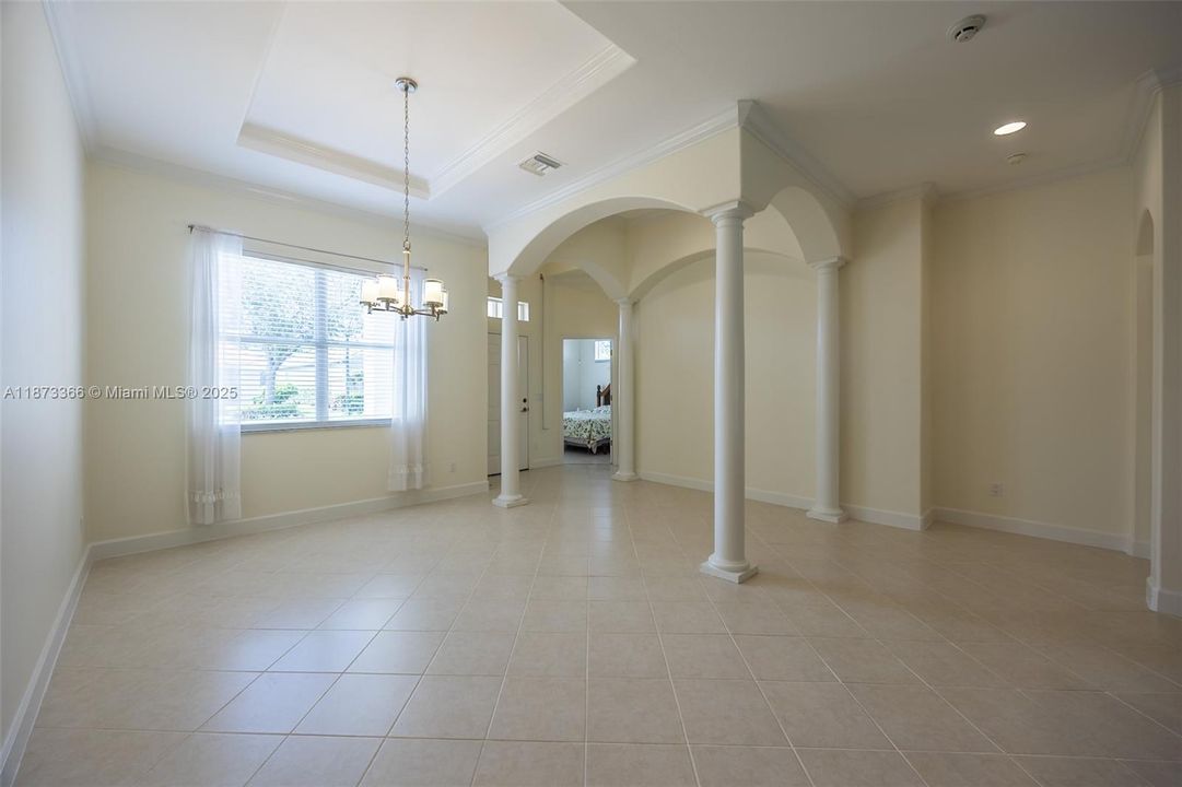 Active With Contract: $619,000 (4 beds, 2 baths, 2371 Square Feet)