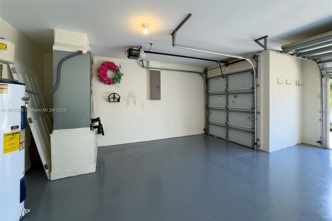 Active With Contract: $619,000 (4 beds, 2 baths, 2371 Square Feet)