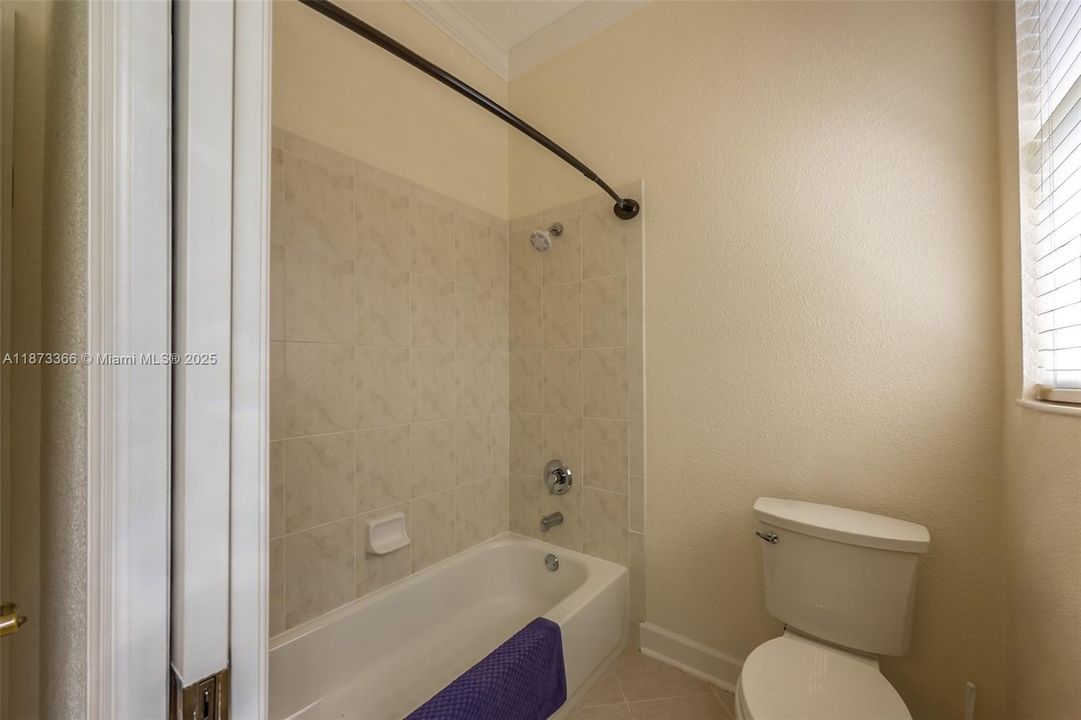 Active With Contract: $619,000 (4 beds, 2 baths, 2371 Square Feet)