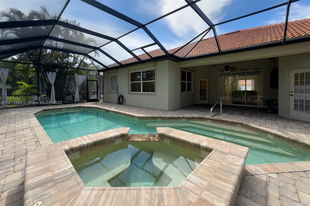 Active With Contract: $619,000 (4 beds, 2 baths, 2371 Square Feet)