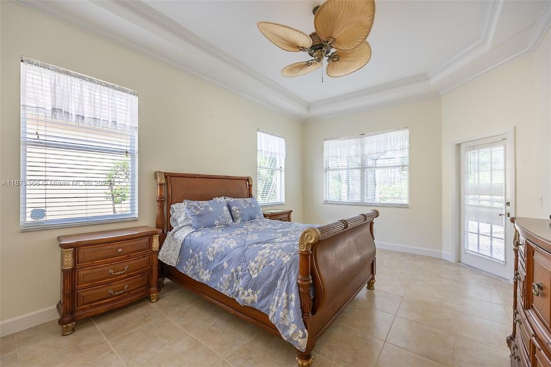 Active With Contract: $619,000 (4 beds, 2 baths, 2371 Square Feet)