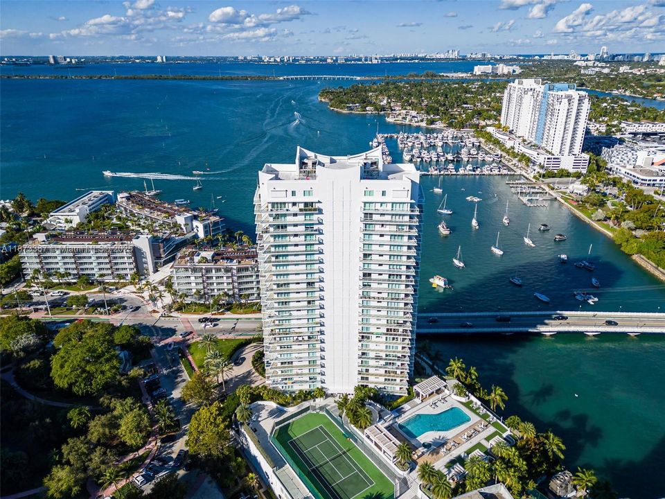 For Sale: $1,595,000 (2 beds, 2 baths, 1463 Square Feet)