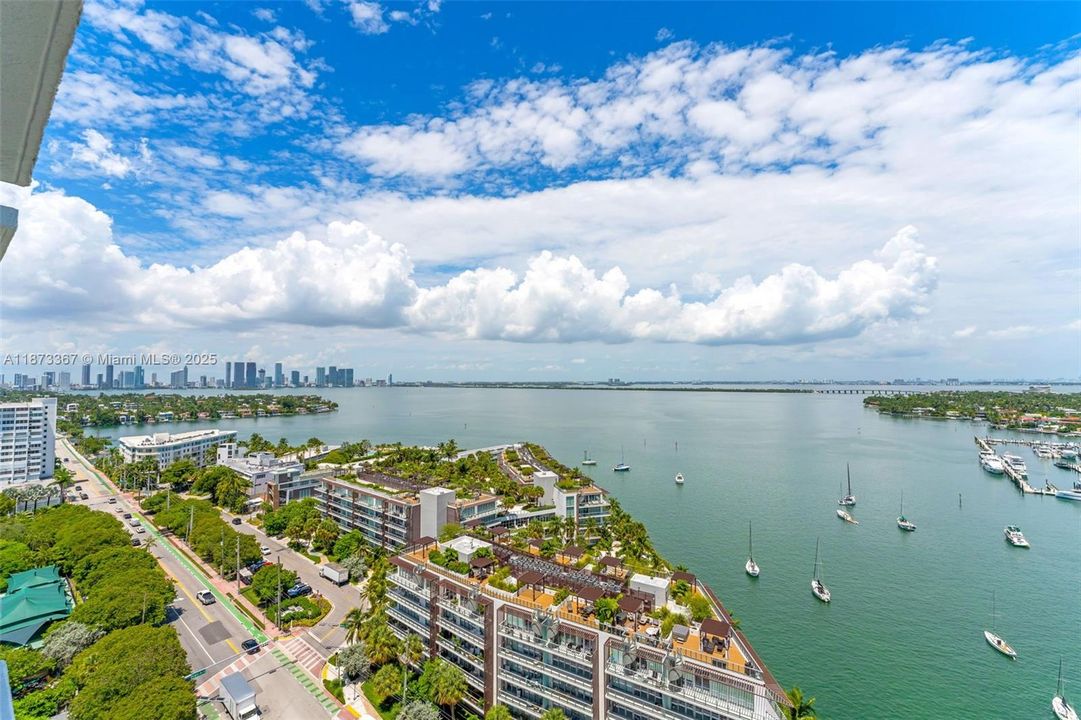 For Sale: $1,595,000 (2 beds, 2 baths, 1463 Square Feet)