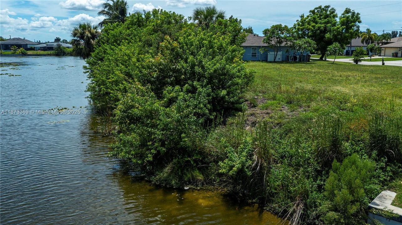 Waterfront Cape Coral retreat