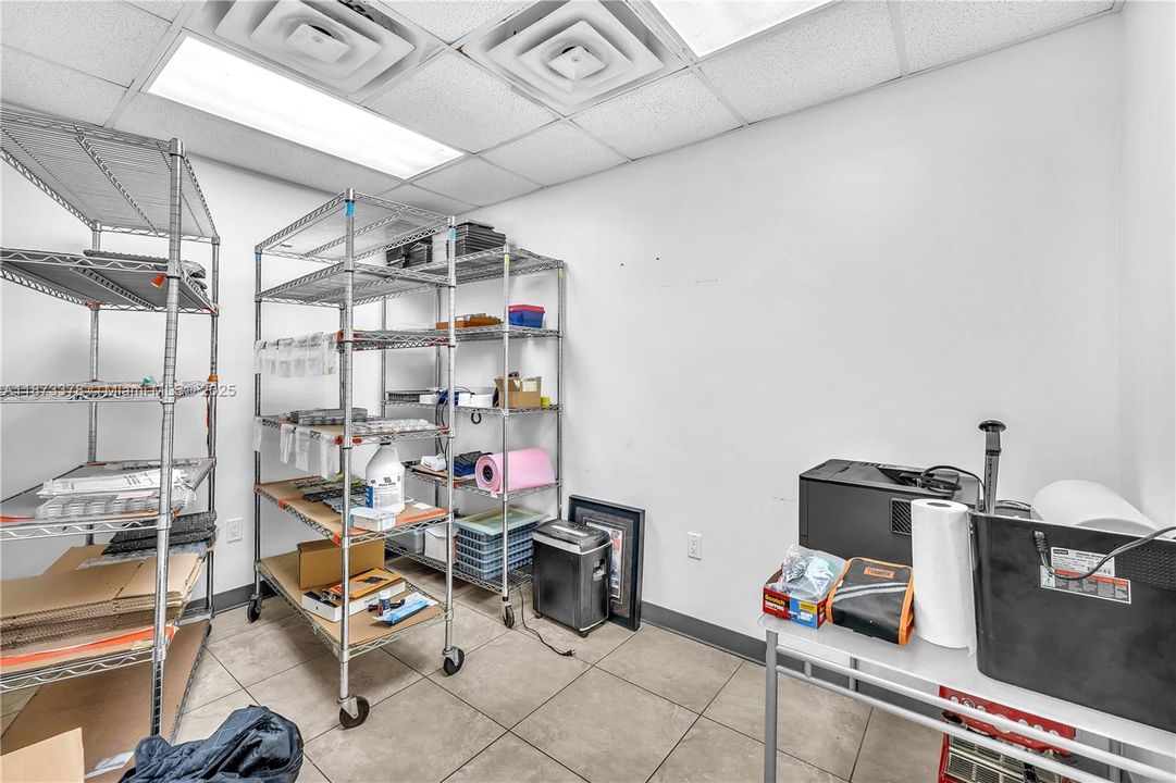 合同活跃: $3,200,000 (0 贝兹, 0 浴室, 0 平方英尺)