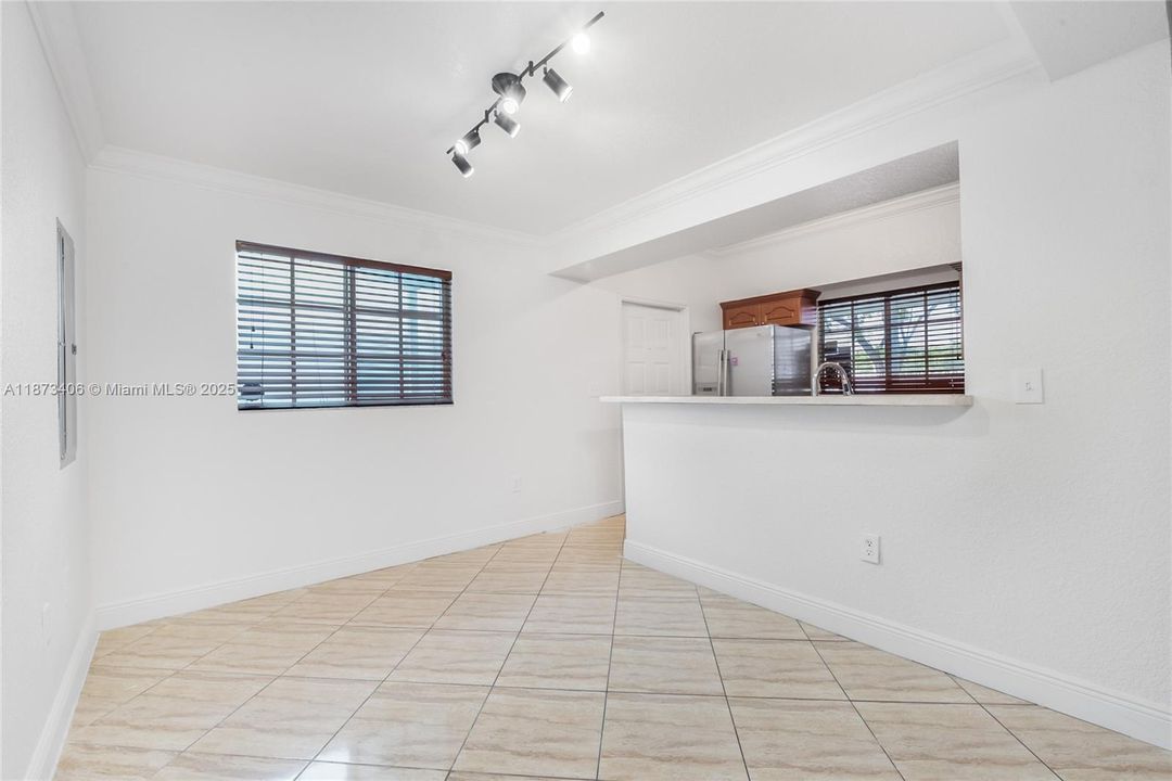 En Venta: $390,000 (3 camas, 2 baños, 1190 Pies cuadrados)