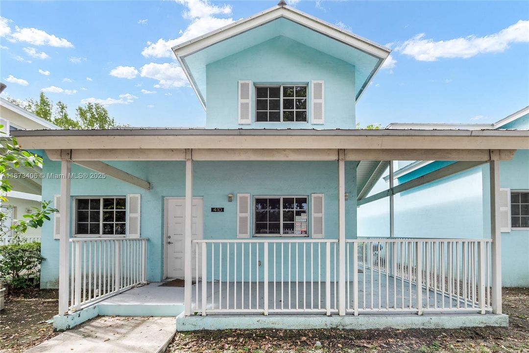 En Venta: $390,000 (3 camas, 2 baños, 1190 Pies cuadrados)