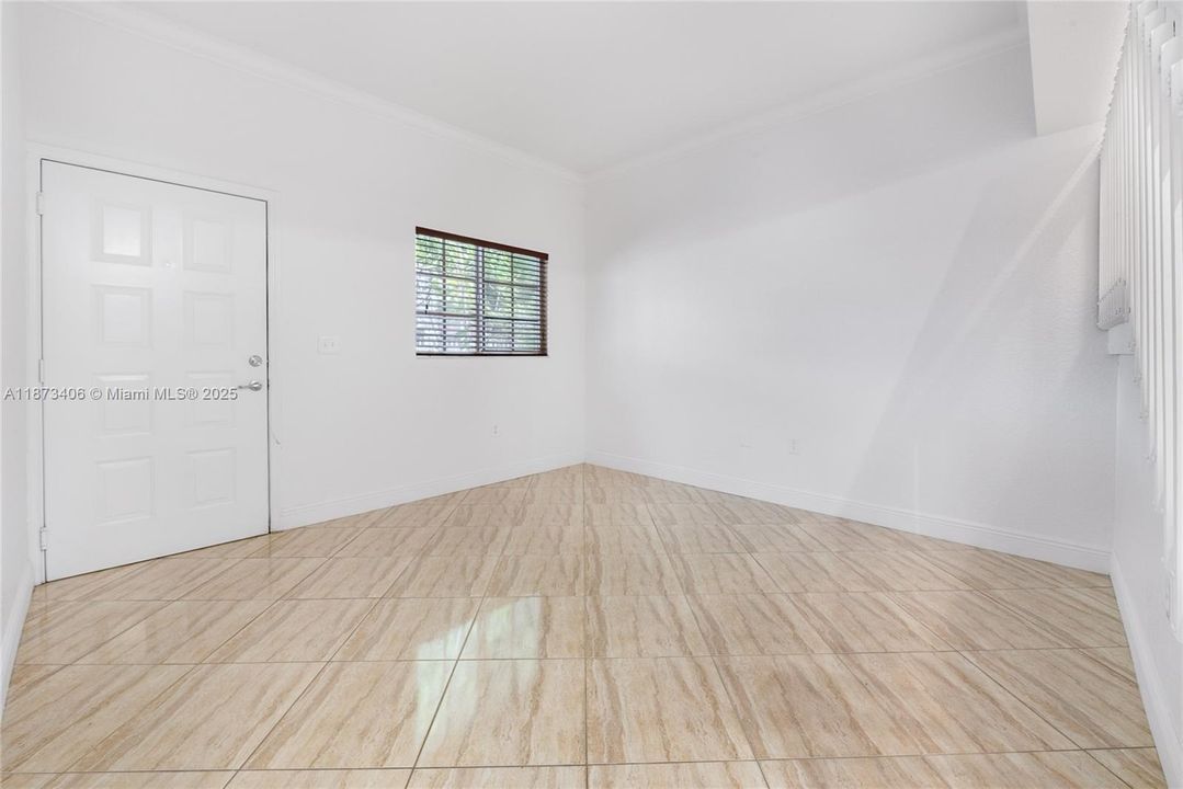 En Venta: $390,000 (3 camas, 2 baños, 1190 Pies cuadrados)