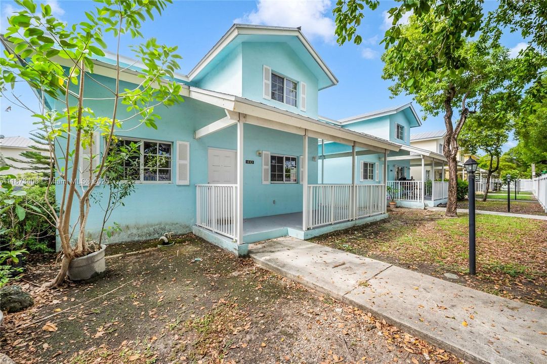 En Venta: $390,000 (3 camas, 2 baños, 1190 Pies cuadrados)