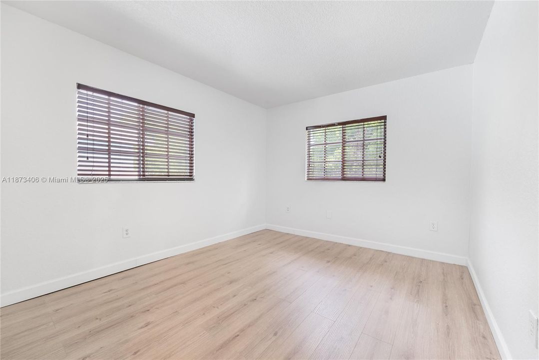 En Venta: $390,000 (3 camas, 2 baños, 1190 Pies cuadrados)