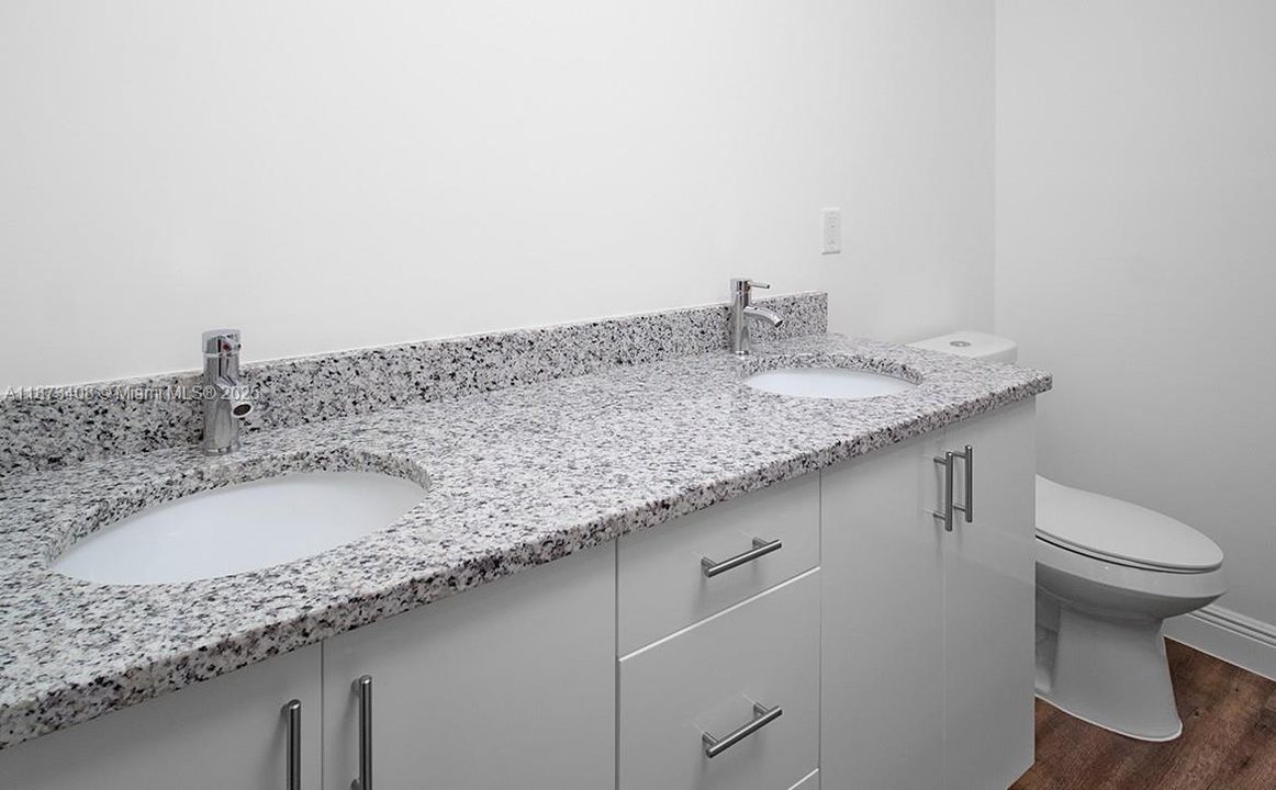 В аренду: $2,250 (3 спален, 2 ванн, 2060 Квадратных фут)