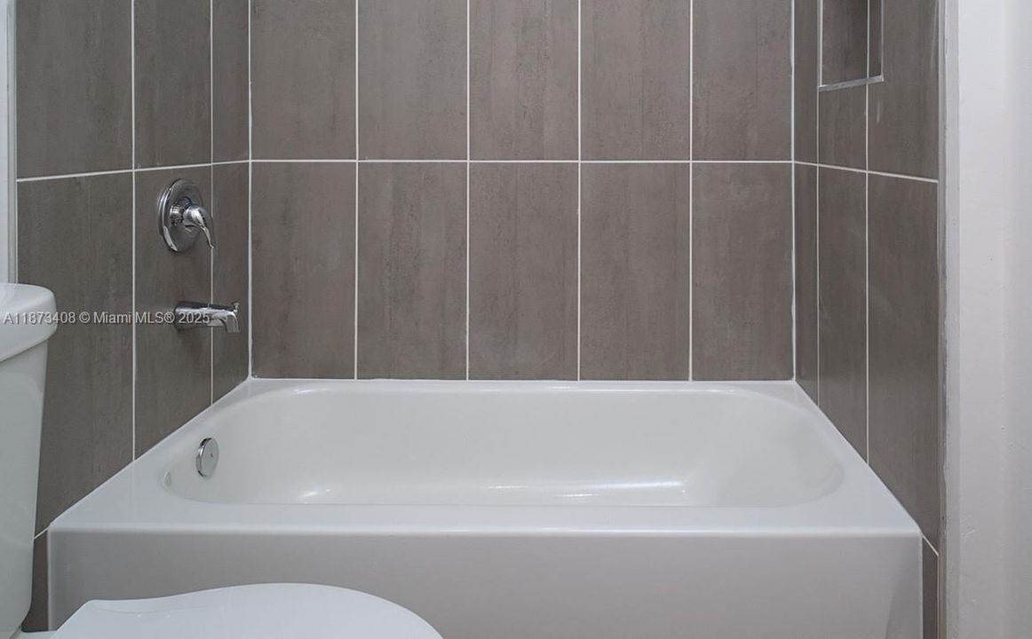 В аренду: $2,250 (3 спален, 2 ванн, 2060 Квадратных фут)