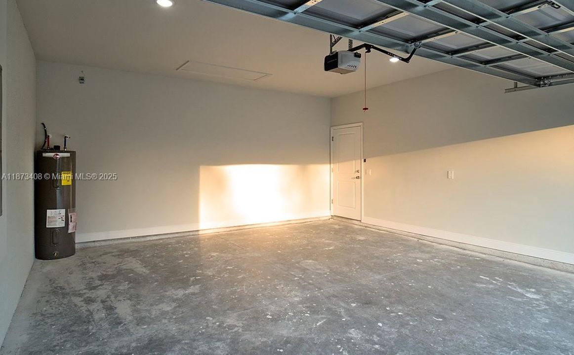 В аренду: $2,250 (3 спален, 2 ванн, 2060 Квадратных фут)