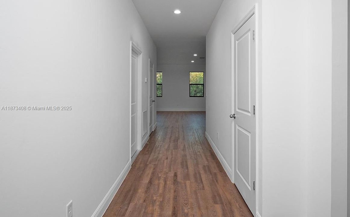 В аренду: $2,250 (3 спален, 2 ванн, 2060 Квадратных фут)