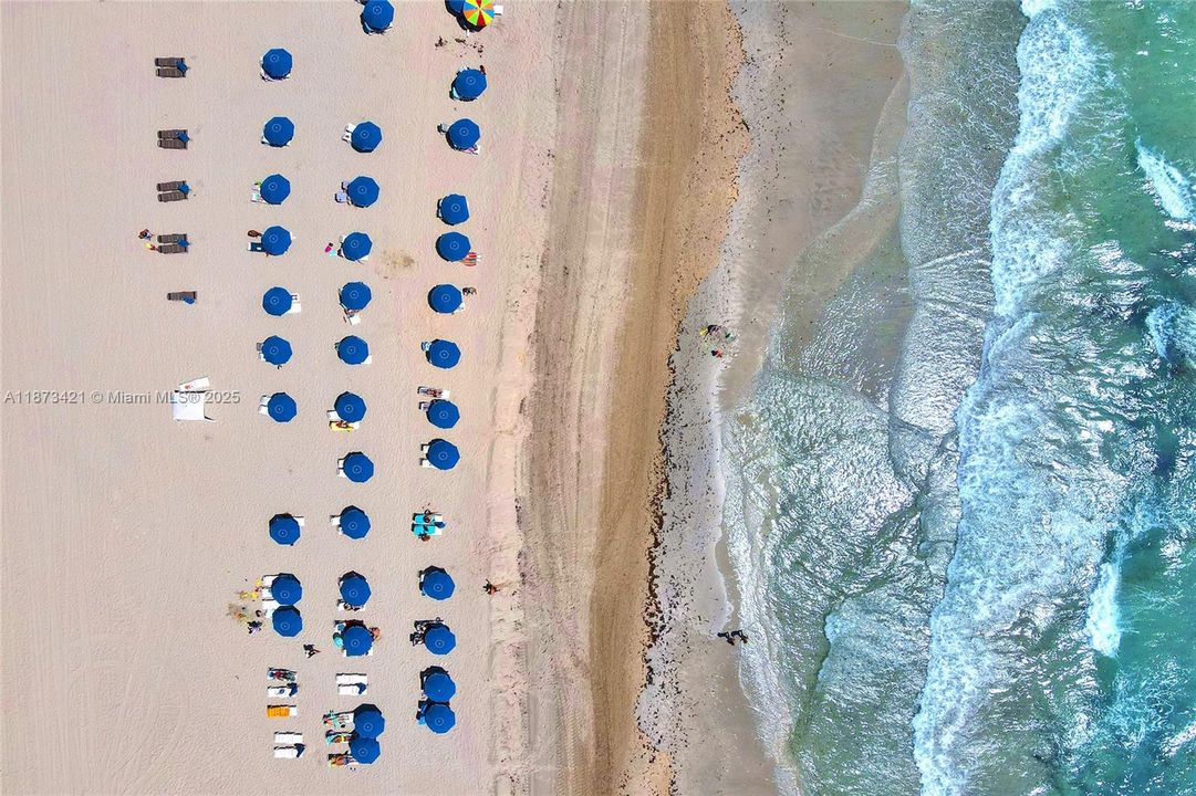 合同活跃: $299,000 (1 贝兹, 2 浴室, 1050 平方英尺)