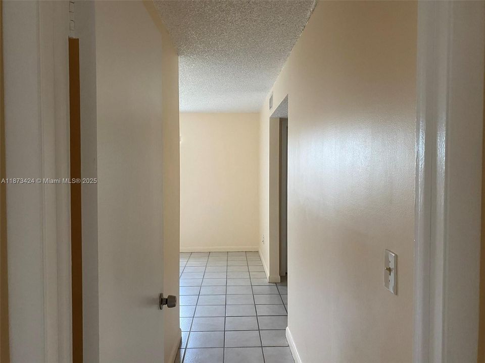 На продажу: $180,500 (2 спален, 2 ванн, 1080 Квадратных фут)