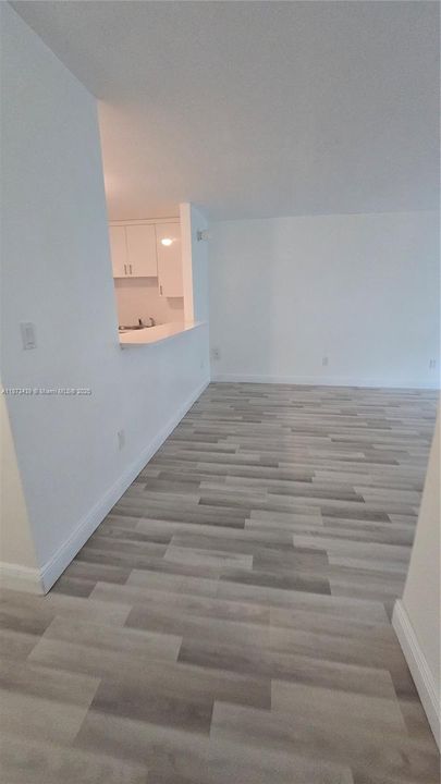 Activo con contrato: $1,650 (2 camas, 2 baños, 1075 Pies cuadrados)