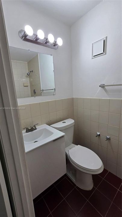 Activo con contrato: $1,650 (2 camas, 2 baños, 1075 Pies cuadrados)