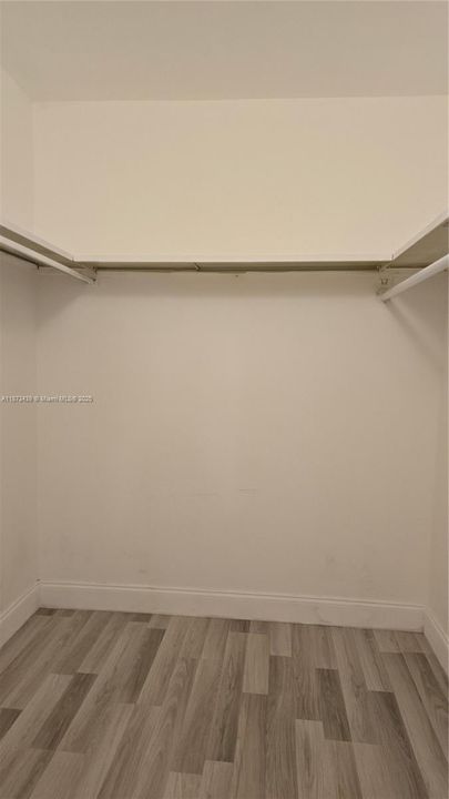 Activo con contrato: $1,650 (2 camas, 2 baños, 1075 Pies cuadrados)