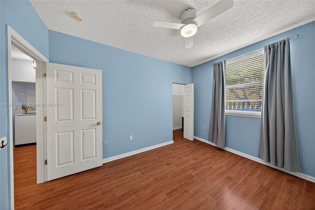 待售: $580,000 (2 贝兹, 2 浴室, 1670 平方英尺)